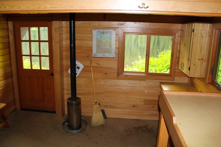cabin-4 Large